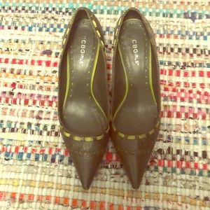 BCBGirls green pumps